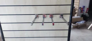 Enganches para estantería