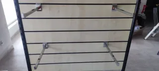 Enganches para estantería