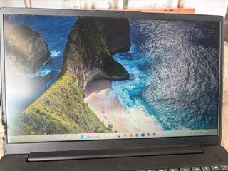 Portátil Lenovo V15 Negro