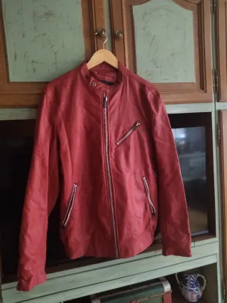 Chaqueta Roja Cuero Sintético