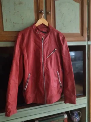 Chaqueta Roja Cuero Sintético