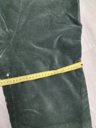 Pantalones indumentaria tradicional de terciopelo