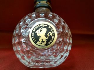 3 bottiglie di liquore vuote di anice e whisky, 2€ unitario