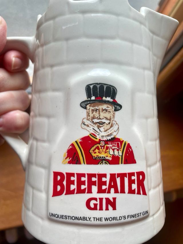 Set 2 caraffe Beefeater Gin