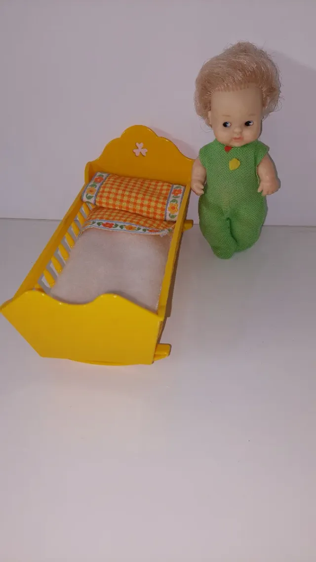 Lote Muñeca Barriguita con Cuna