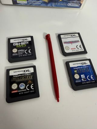 Nintendo DSi Negra + 8 Juegos