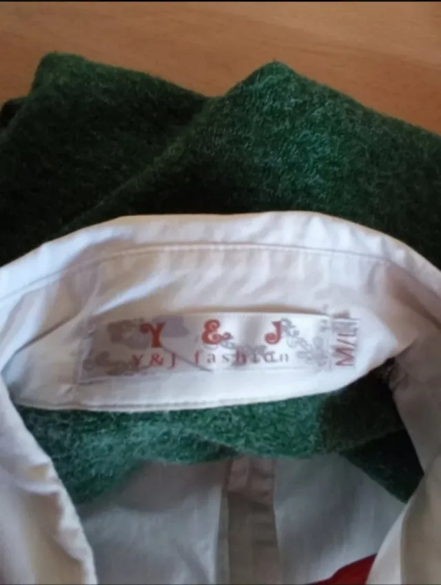 Camisola verde y blanca  M/L