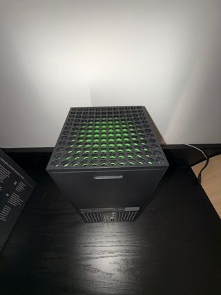 Xbox Series X completa di accessori