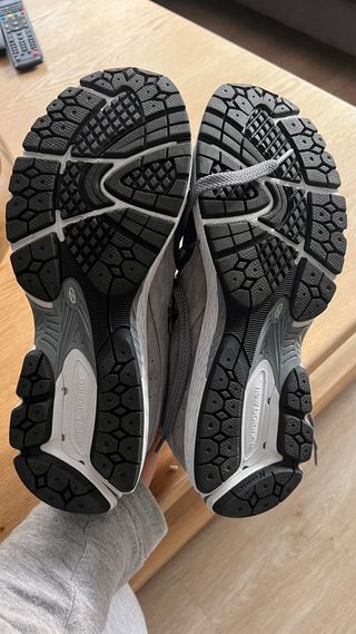 New Balance 2002R Gris