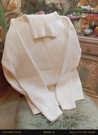 Zara, suéter de punto blanco