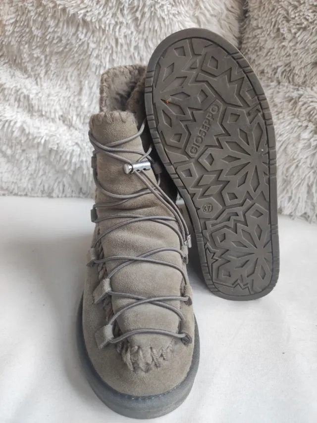 Botas australianas Gioseppo