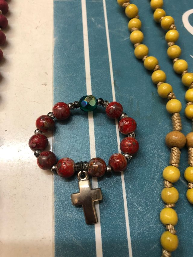 Rosari antichi con croci - crocifissi - coroncine