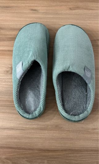 Zapatillas de estar por casa verdes
