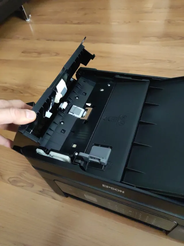 Stampante nera Epson WF-2830 WIFI