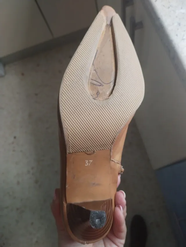 Botas de mujer negras y camel