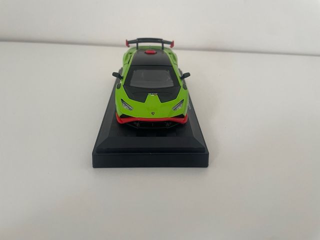 Lamborghini Huracan STO Miniatura