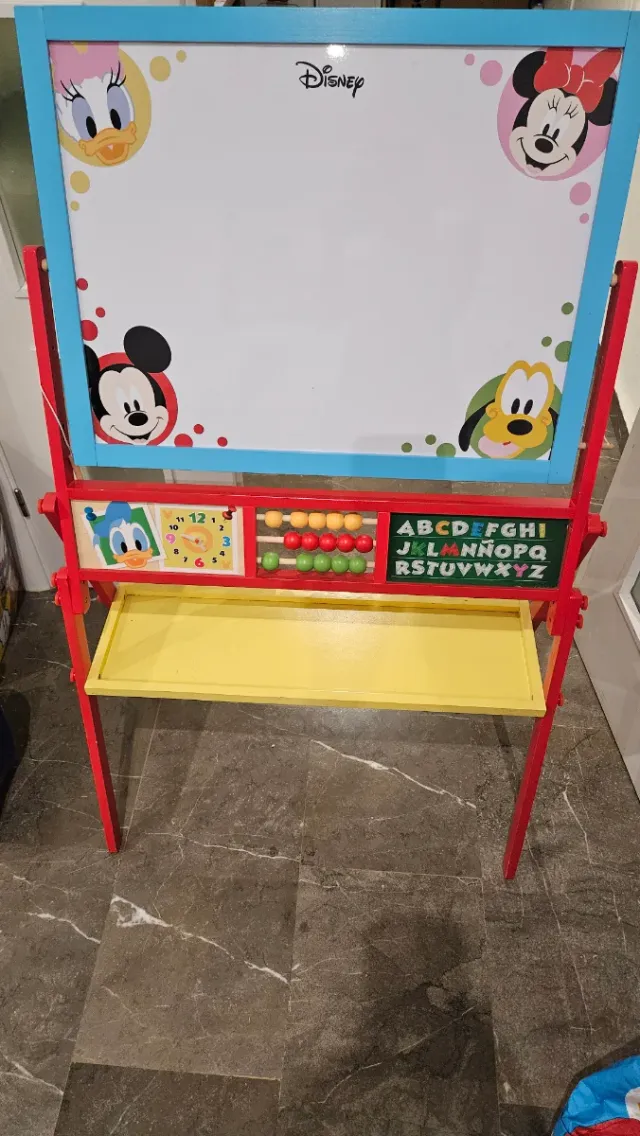 Pizarra infantil Disney con accesorios