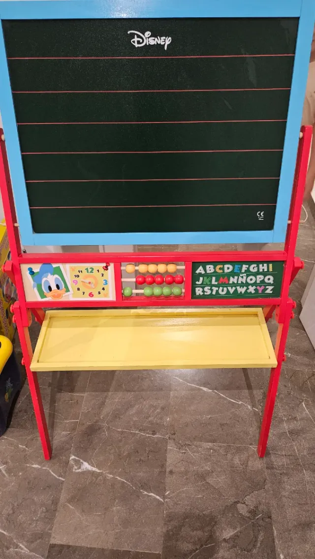 Pizarra infantil Disney con accesorios