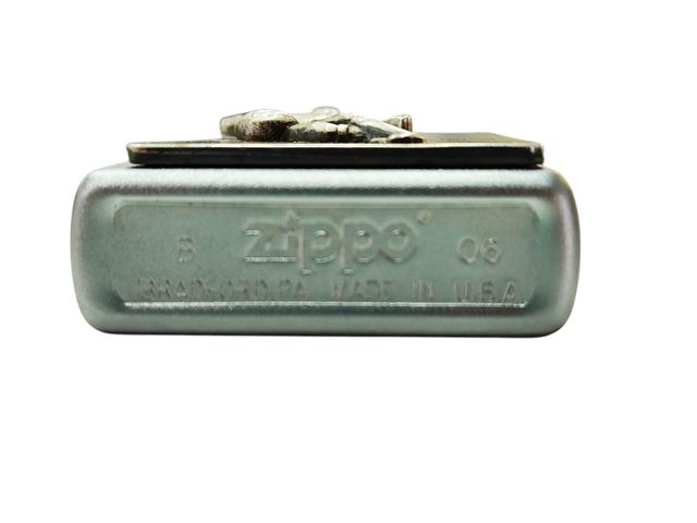 ZIPPO MAIS LEVE JOGADOR DE FUTEBOL BANDEIRA ESPANHOLA
