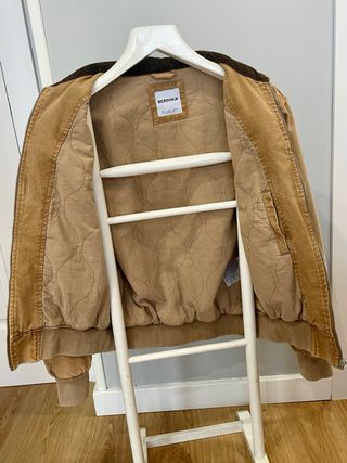 Chaqueta Bershka tipo Carhartt Detroit