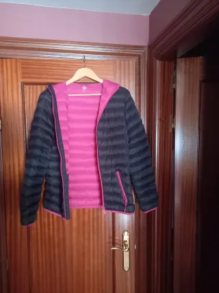 Plumífero Izas Mujer Negro y Rosa