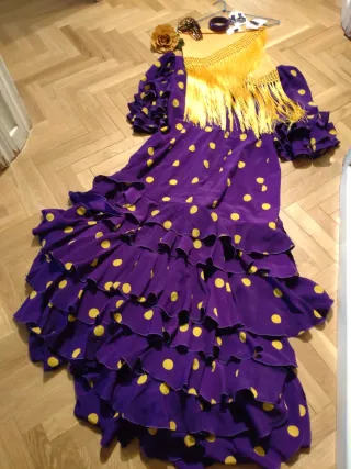Traje Gitana Morado con Amarillo