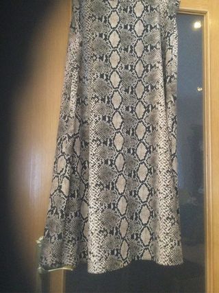 Falda larga beige y negro 