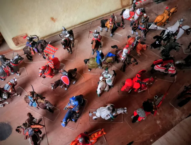 Guida i soldati a cavallo