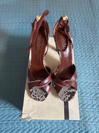 Sandalias Pedro Garcia pitón y cristales