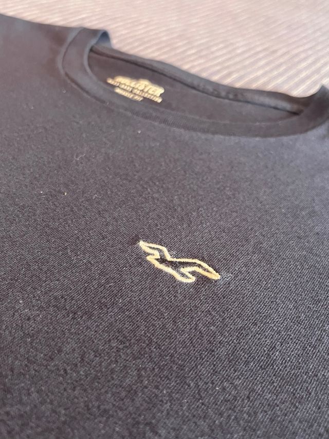 Camiseta Hollister Negra