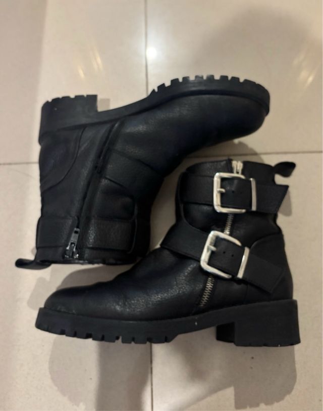 Botas Zara negras hebillas talla 38