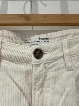 Pantalón pana Stradivarius blanco 