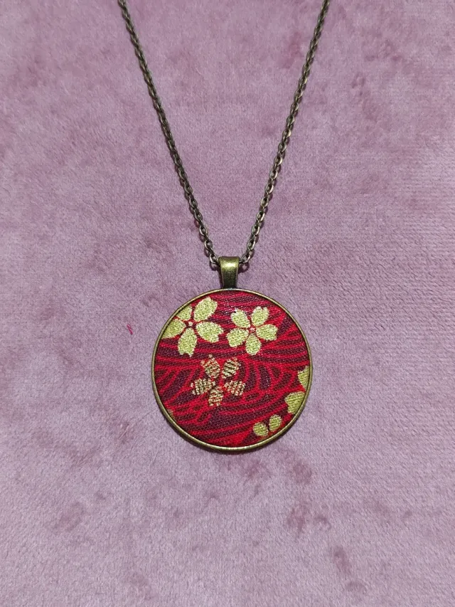 Ciondolo Tessuto Giapponese Broccato Floreale