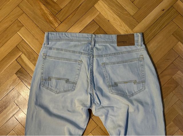 Pantalón vaquero azul claro talla L