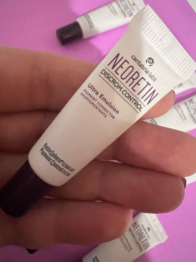 Pack 10 Neoretin Discrom Control Ultra Emulsion