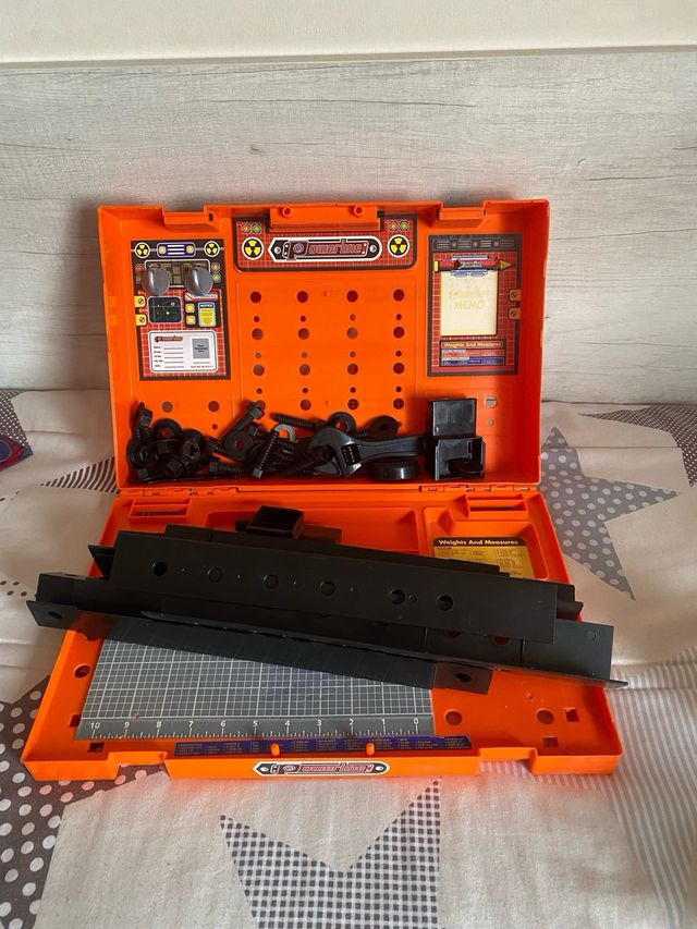 Mesa de herramientas de juguete Powerline