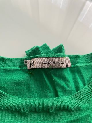 Jersey verde con cinturón