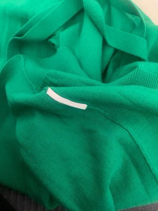 Jersey verde con cinturón