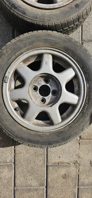 Llantas Nissan Sunny