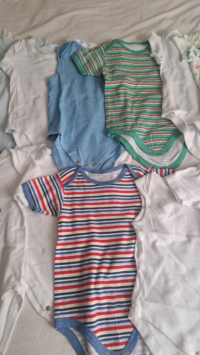 Lote 15 Bodies Manga Corta Bebé 24-36 Meses