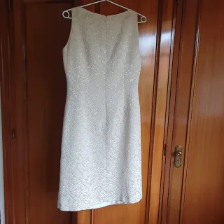 Vestido coctel beige brocado