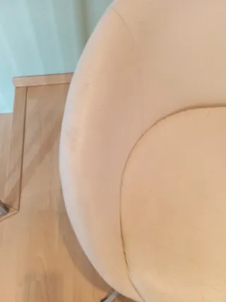 Silla de oficina giratoria blanca