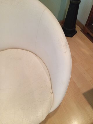 Silla de oficina giratoria blanca