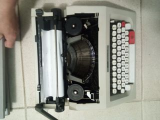 Máquina de escribir antigua