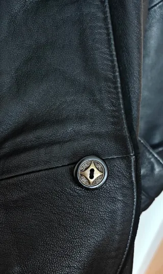 Cazadora de piel vintage negra