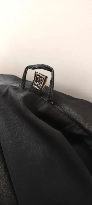 Cazadora de piel vintage negra