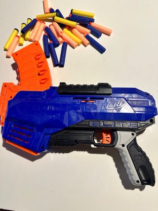 Pistola Nerf con omaggio