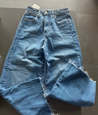 Lote Vaquero Ancho y Sudadera Levi's