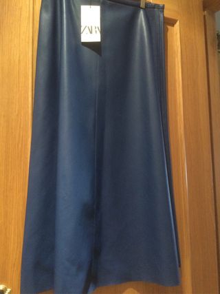 3 Faldas de cuero diferentes colores 