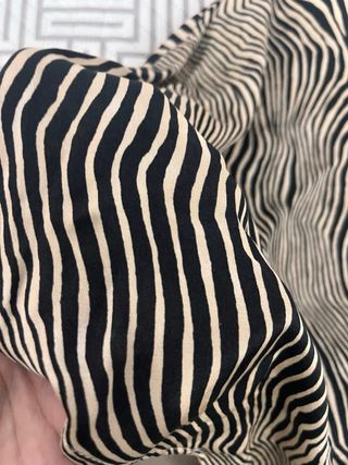 Falda satinada Zara estampado cebra